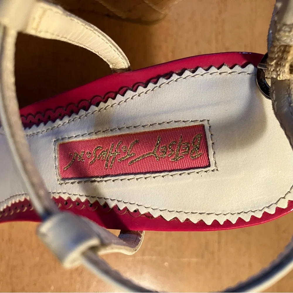 Jessica Simpson sole used